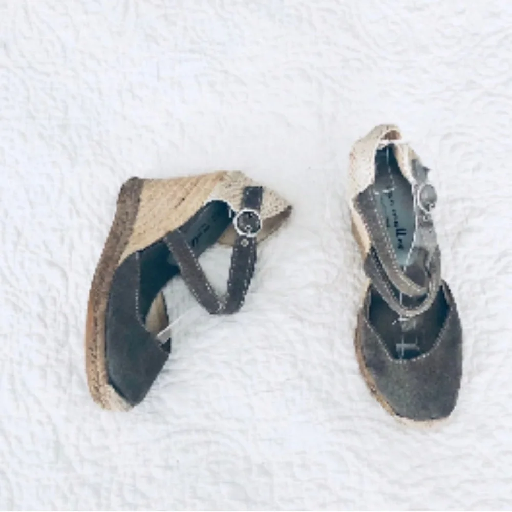 Bettye Muller Espadrille Wedge Heels size 38 made in Spain